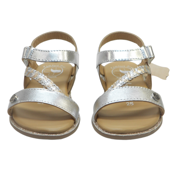 Sandalias de piel para niña en color plata de Chetto
